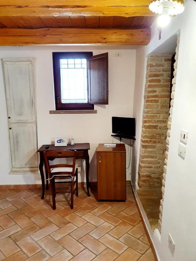"Affittacamere Al Castello" Tavullia Exterior foto